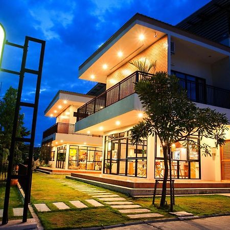 Yellow Moon Hotel Pattaya Luaran gambar