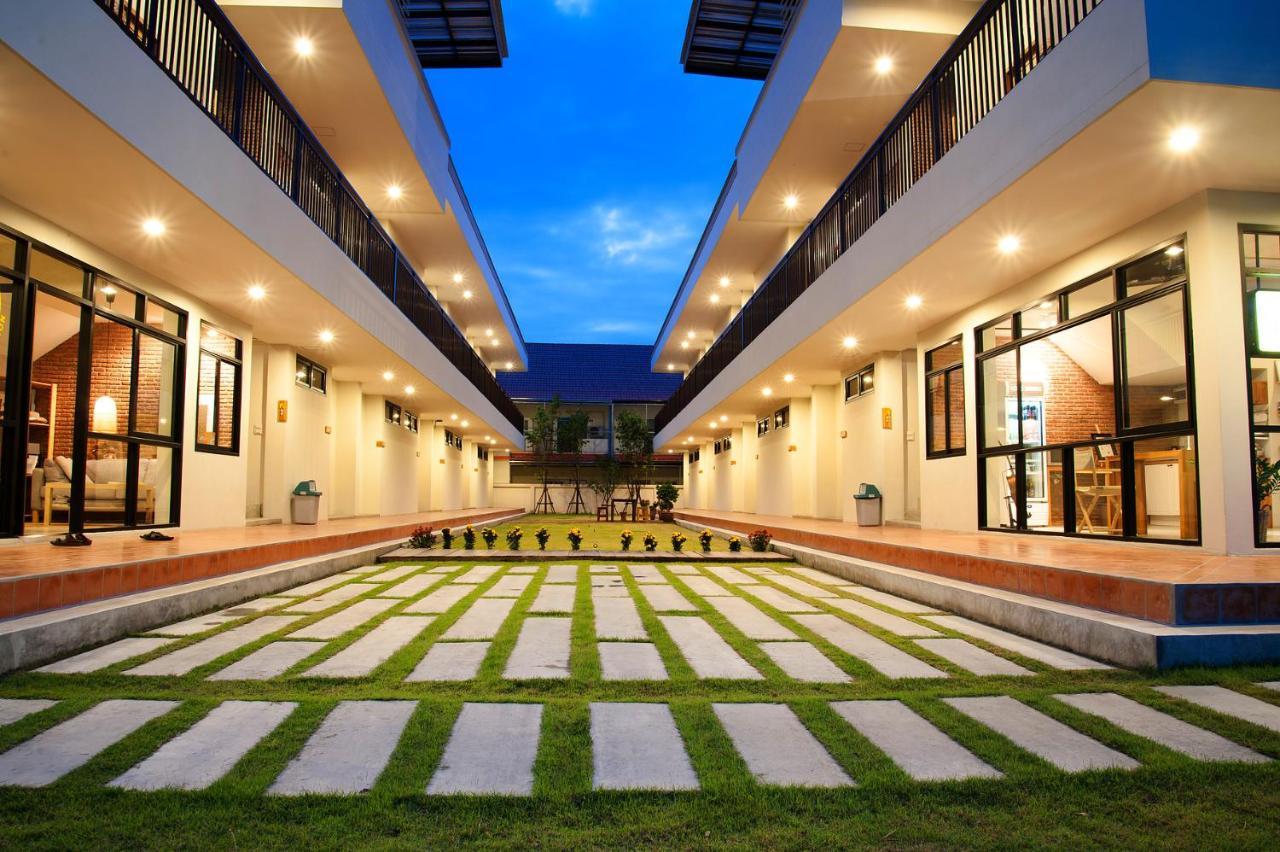 Yellow Moon Hotel Pattaya Luaran gambar