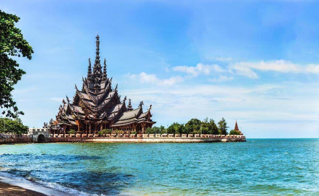 Yellow Moon Hotel Pattaya Luaran gambar