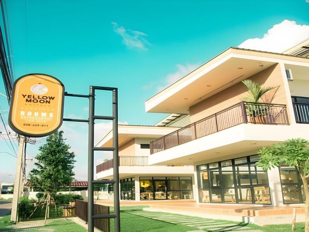 Yellow Moon Hotel Pattaya Luaran gambar