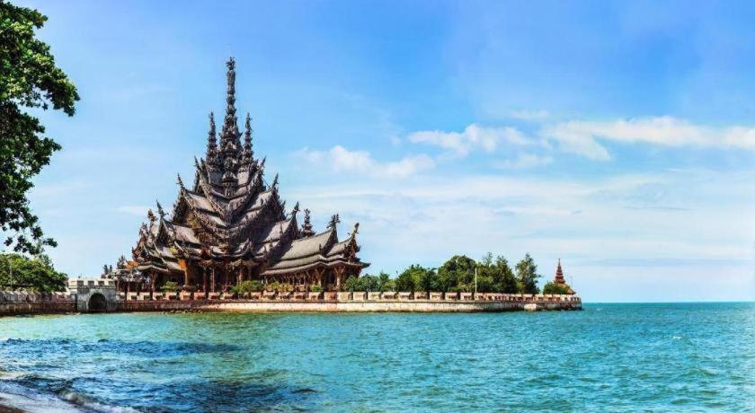 Yellow Moon Hotel Pattaya Luaran gambar