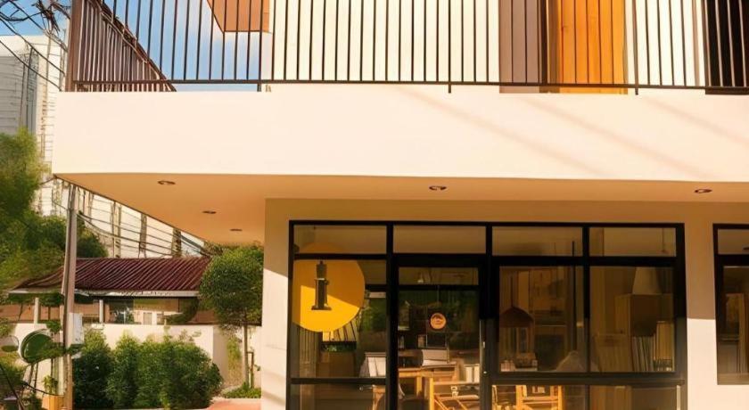 Yellow Moon Hotel Pattaya Luaran gambar