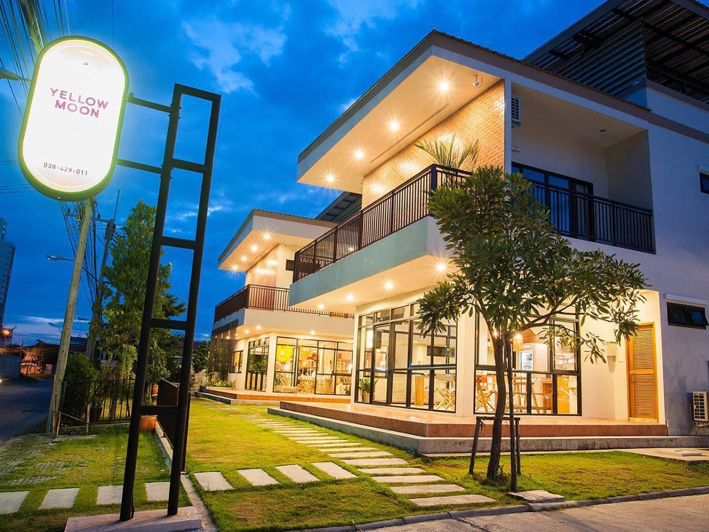 Yellow Moon Hotel Pattaya Luaran gambar